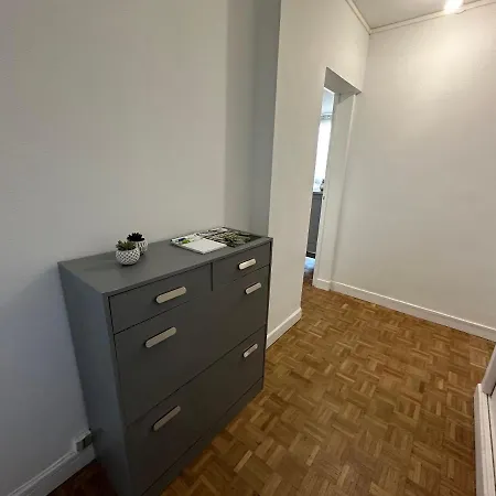 Chambre Dans Avec Parking - Proche Zenith ホームステイ *